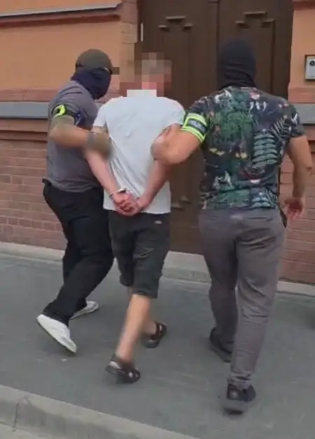Zatrzymanie zamaskowanego napastnika po kradzieży pancernej szafy